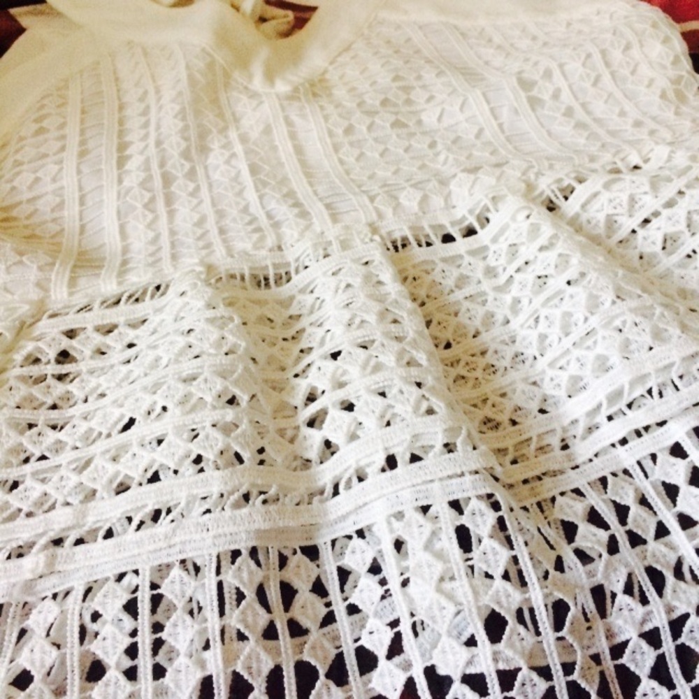 White top - Picture 4 of 4